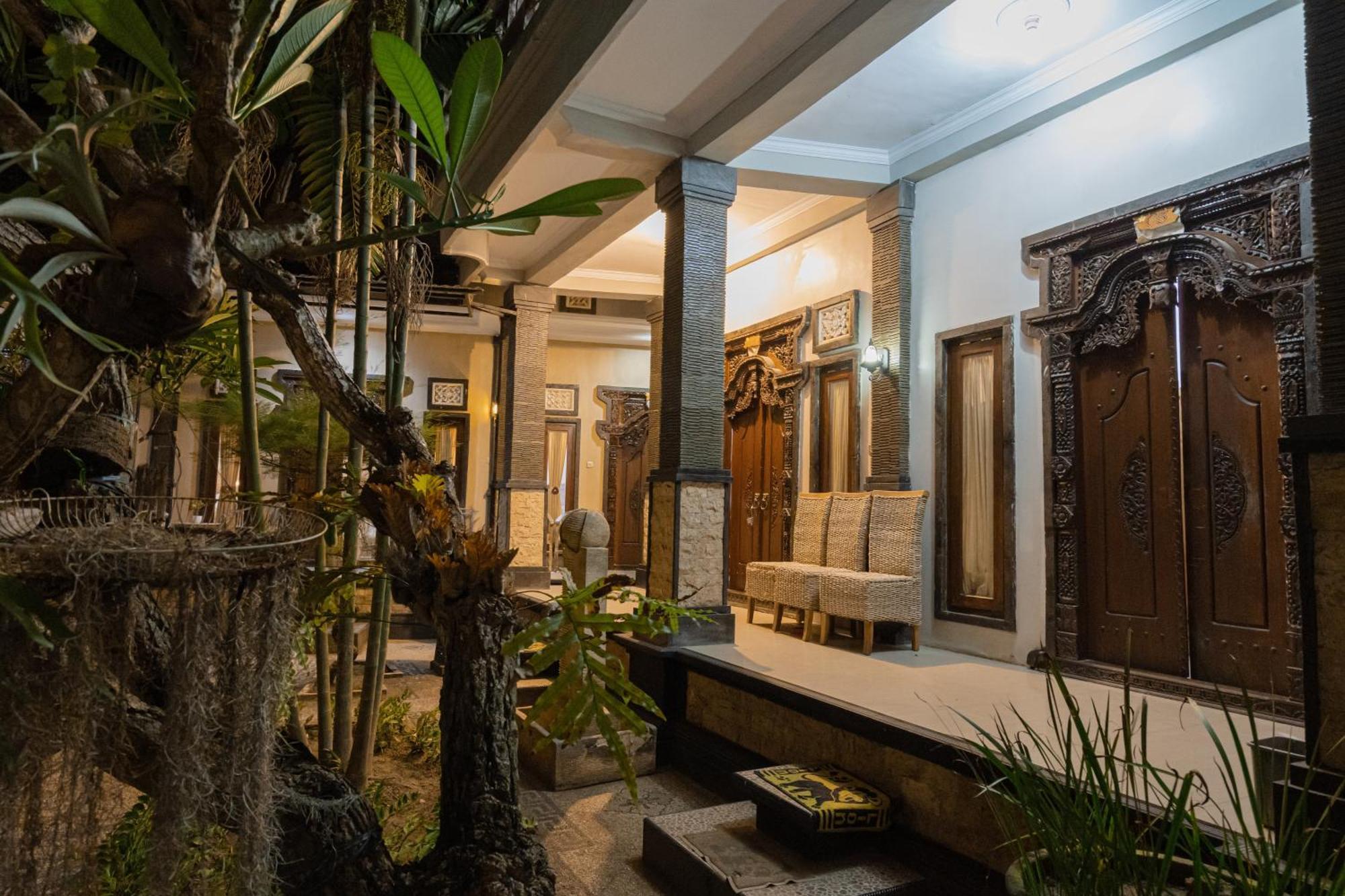 The Mel Homestay Batununggul Eksteriør billede
